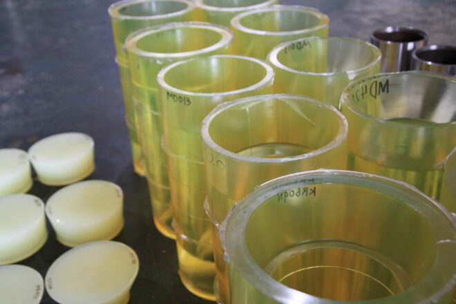 Khuôn urethane dùng để tạo hình sản phẩm